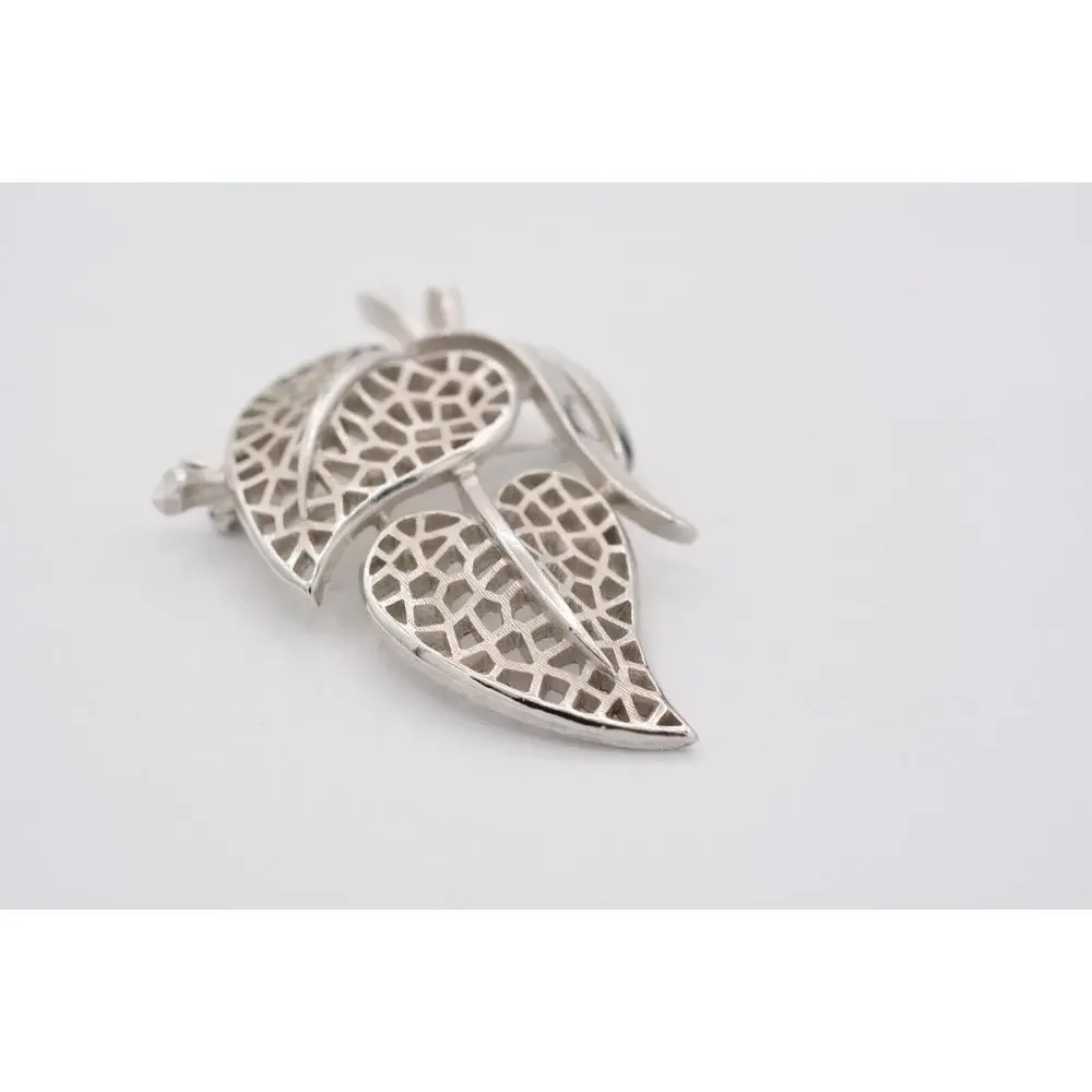 Crown Trifari Vintage Leaf Pin Brooch Brushed Silver Filigree Signed 1940s Bin5A